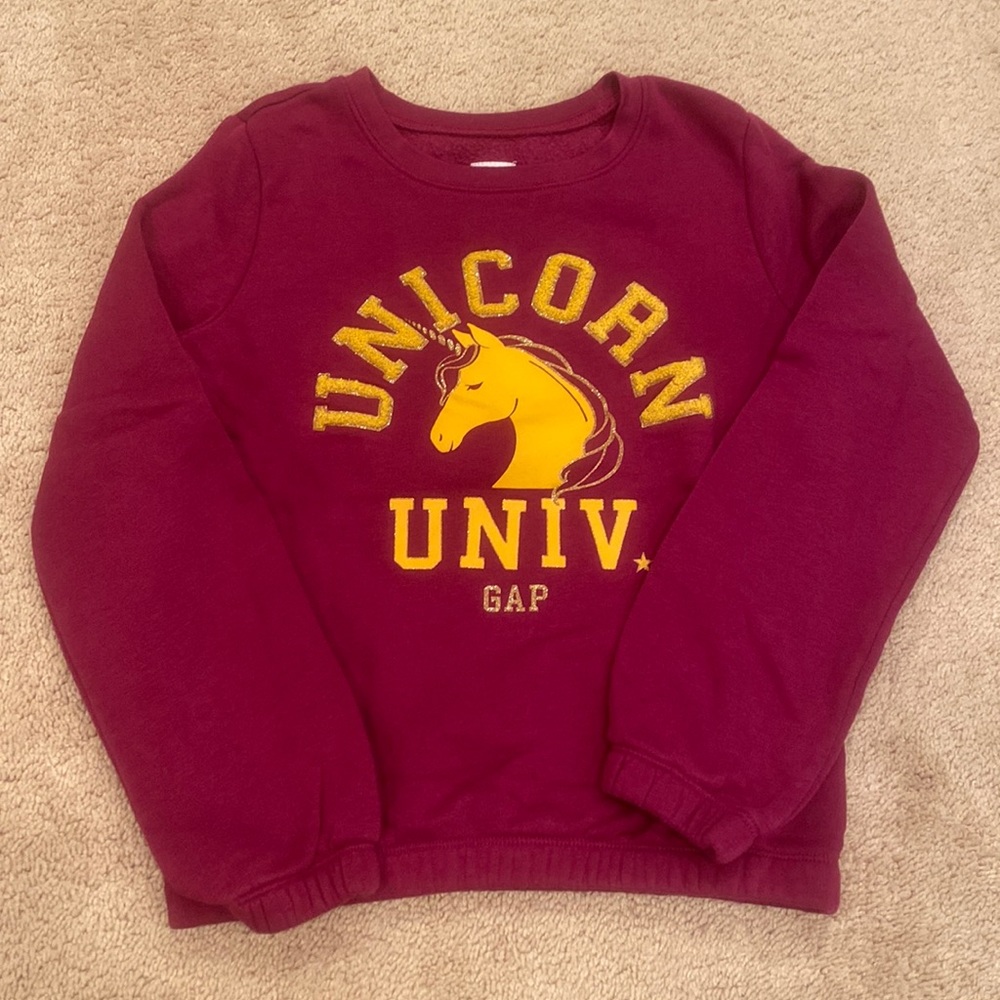 Like new. GAP girls unicorn sweatshirt